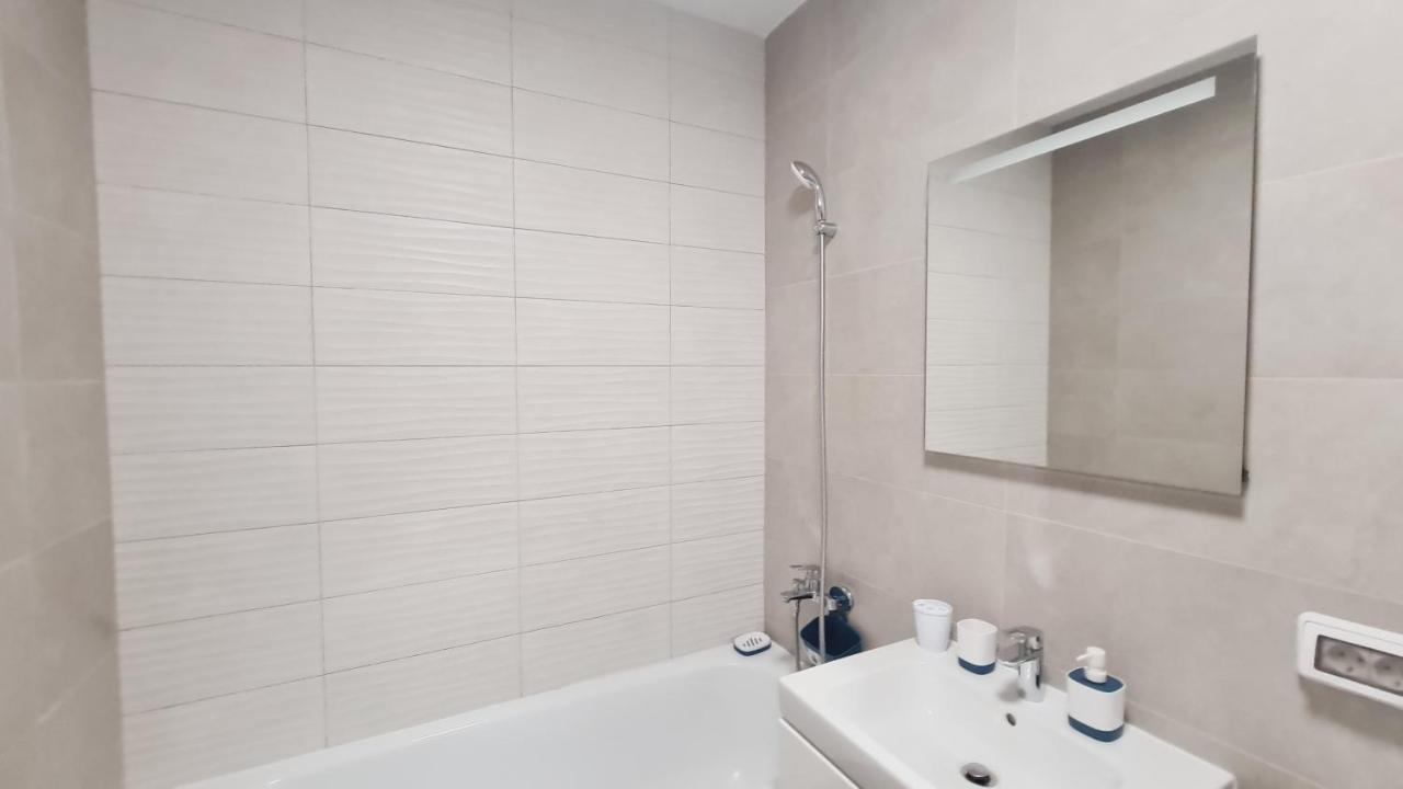 5* Luxury Near Avram Iancu Sq New. Private Parking Apartment Cluj-Napoca Exterior photo